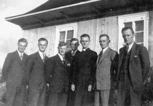 Luc D. et 6 frères, vers 1948