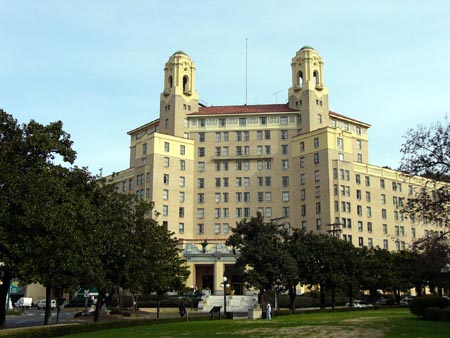 7702 hotel.jpg