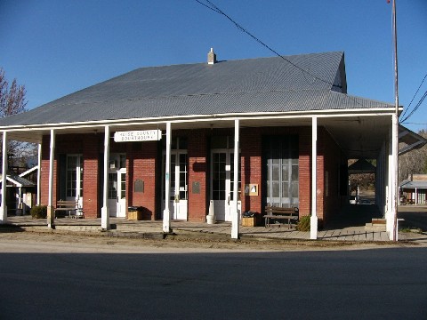 courthouse.JPG