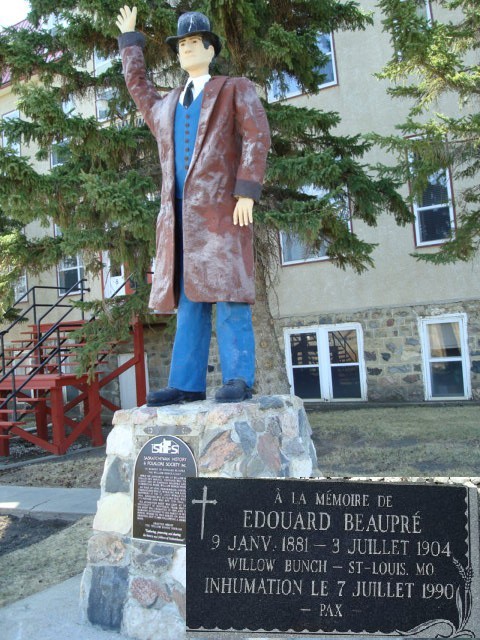 geantpierre.JPG