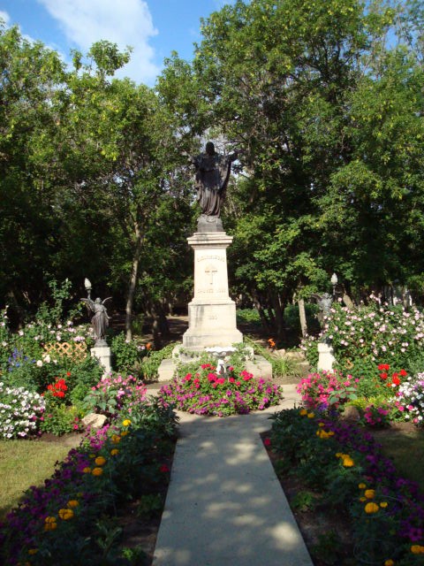 statue.JPG