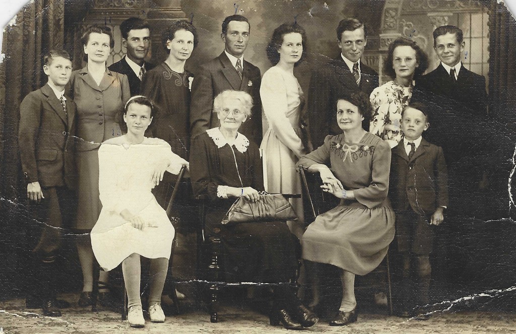 Caron, vve+ enfants d'Auguste. 1945 b